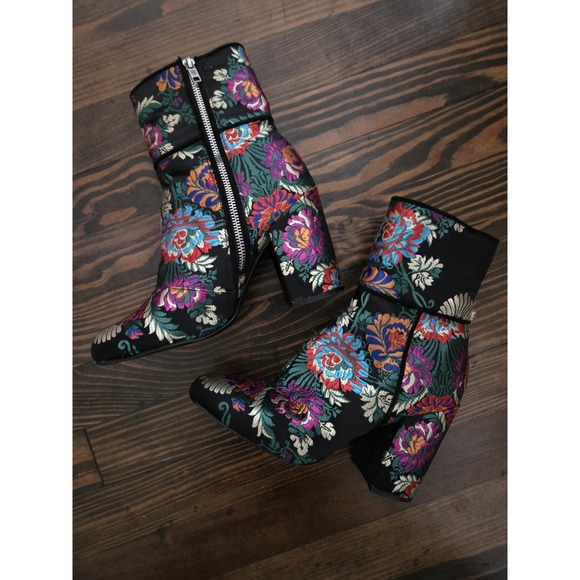 Steve Madden Shoes - Oriental Floral Embroidered Boots Women's 7.5 Romantic Gothic Vamp Steve Madden